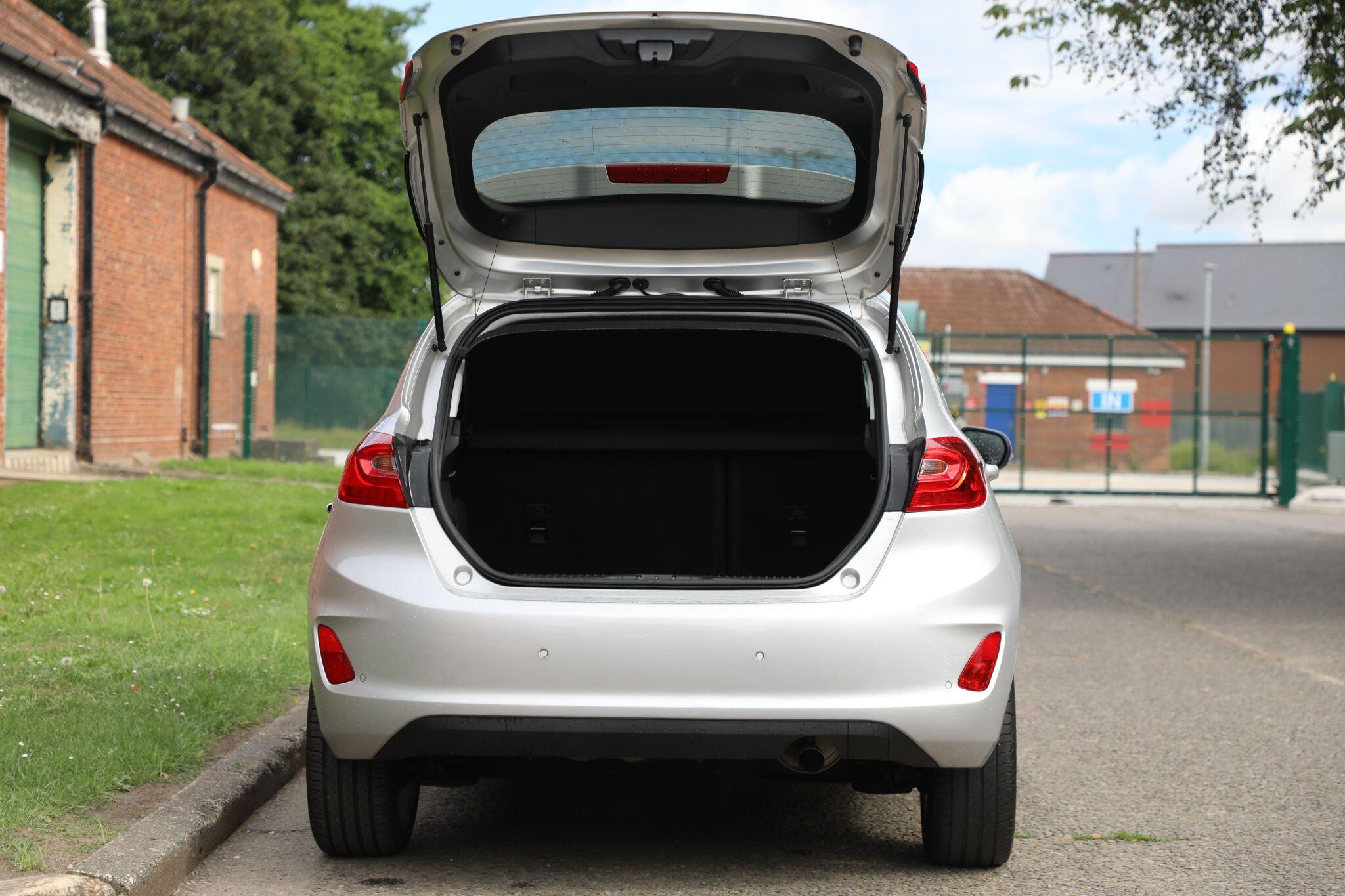 Large vehicle image